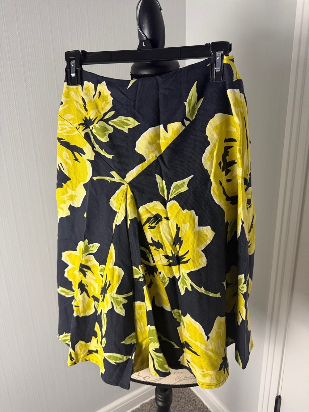 Vintage Caché size 8 Black & Yellow Floral A-Line Women's Skirt - Picture 4 of 6